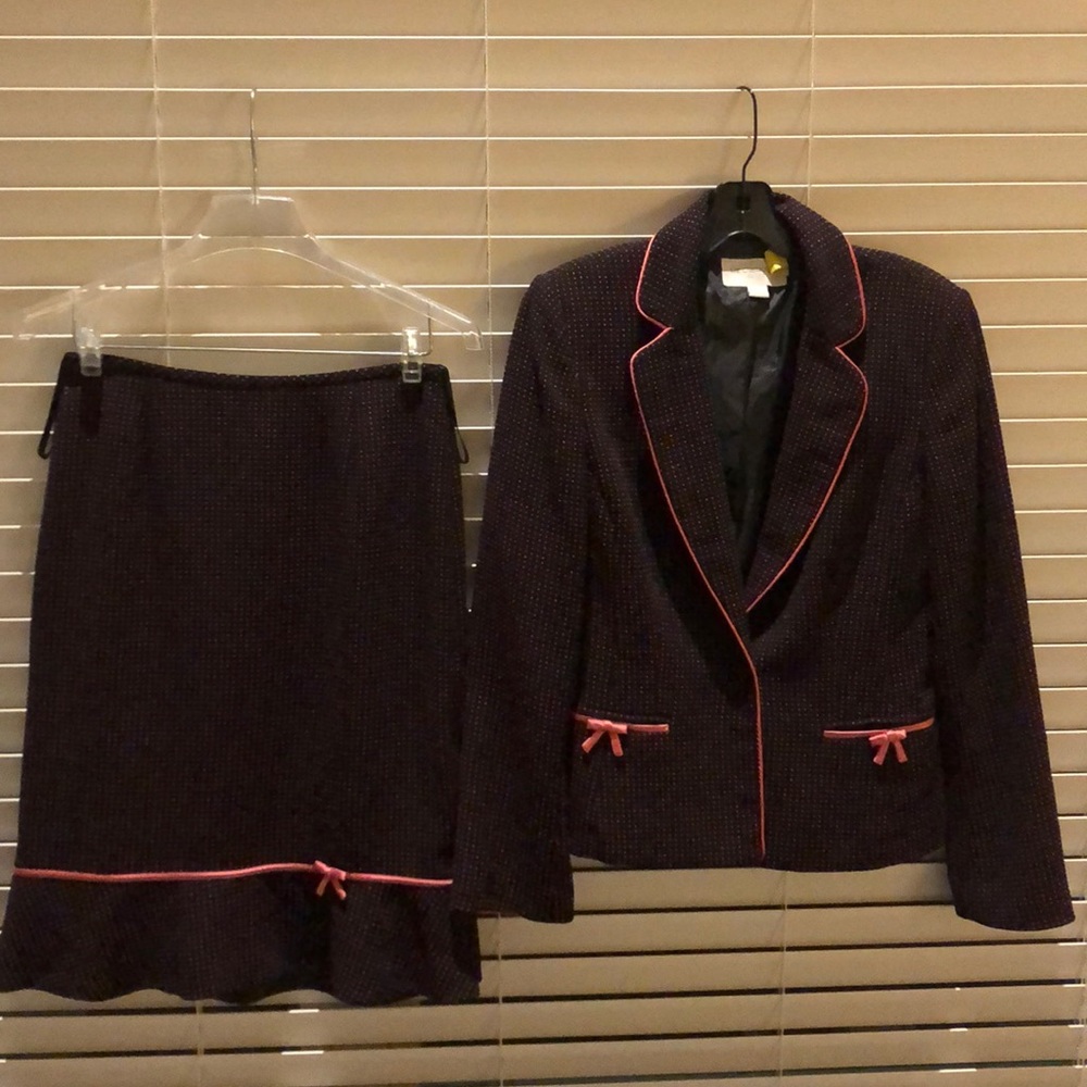 Liz Claiborne skirt suit size 4